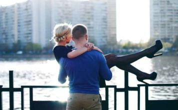 Хлопець іде в армію: історія справжньої любові.