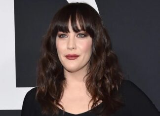 Син Лів Тайлер, Матрос Жан, виглядає зовсім іншою людиною з цим драматичним “поверненням до школи’