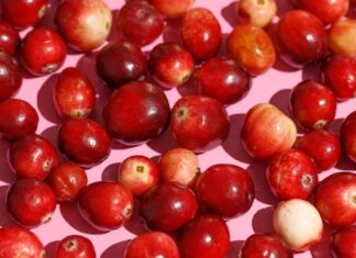 Журавлинний сік: 7 науково доведених переваг для здоров’я