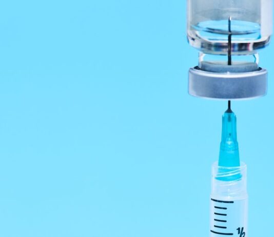 Вакцина проти оперізуючого лишаю знижує ризик деменції: нове дослідження пояснює чому