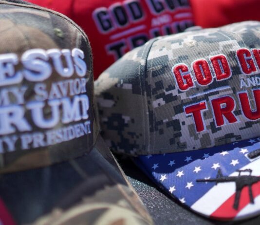 Тихий исход: Почему американцы покидают MAGA-христианство