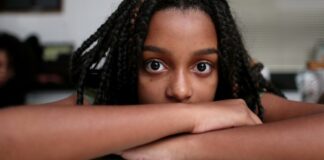 Wczesne dojrzewanie wiąże się ze zwiększonym ryzykiem dla zdrowia psychicznego nastolatków