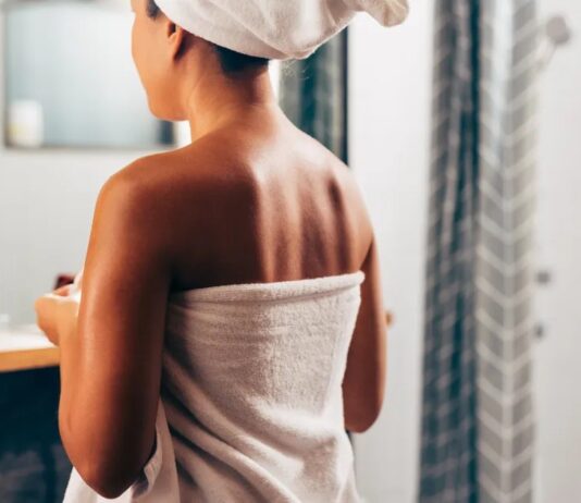 Дерматолог попереджає: популярні «натуральні» дезодоранти можуть бути шкідливими