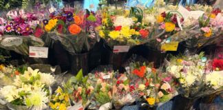 Hoe u gratis bloemen van professionele kwaliteit kunt krijgen in de supermarkt