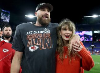 ¿Quién apareció realmente en la boda de Taylor y Travis?